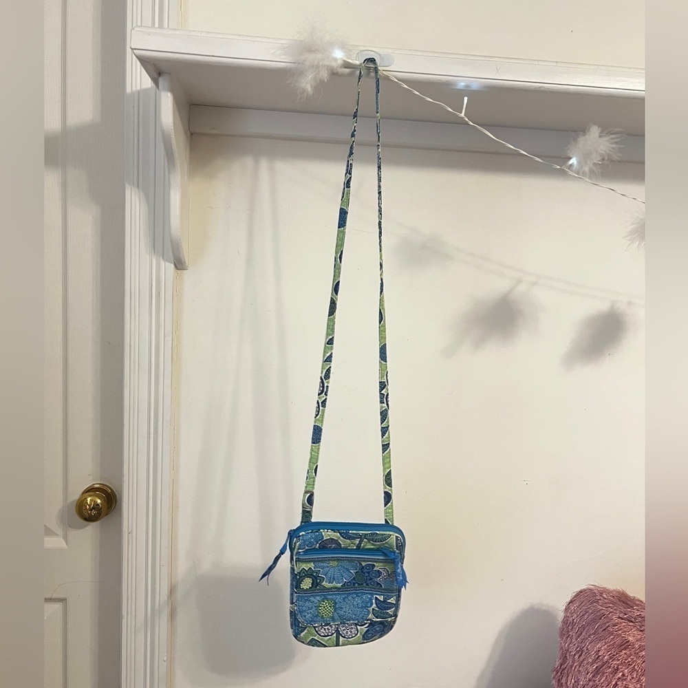 FINAL PRICE Vera Bradley Floral Crossbody Purse - Picture 2 of 7
